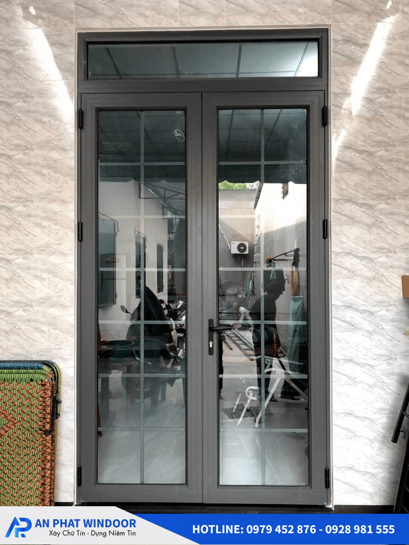 Báo Giá Cửa Xingfa 2 Cánh Mở Quay Mới Nhất Hiện Nay 13 cửa đi mở quay 2 cánh nhôm xingfa 7