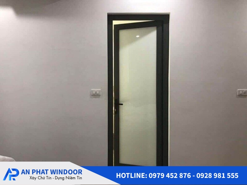 cửa nh&agrave; vệ sinh nh&ocirc;m xingfa 11