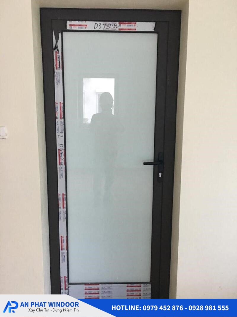 cửa nh&agrave; vệ sinh nh&ocirc;m Xingfa 3