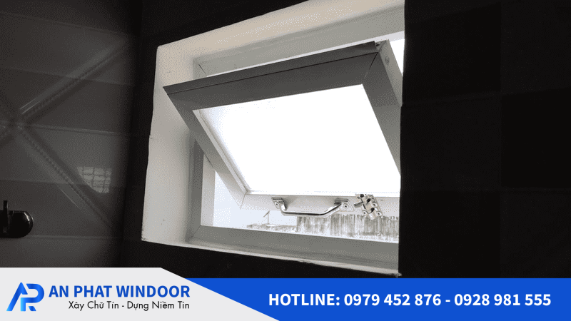 cửa nh&ocirc;m k&iacute;nh nh&agrave; vệ sinh 11
