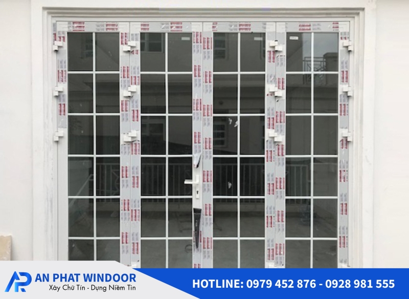 Mẫu Cửa Nhôm Kính Chia Ô – Giải Pháp Đẹp Cho Ngôi Nhà Bạn 3 mau-cua-nhom-kinh-chia-o-dep-1