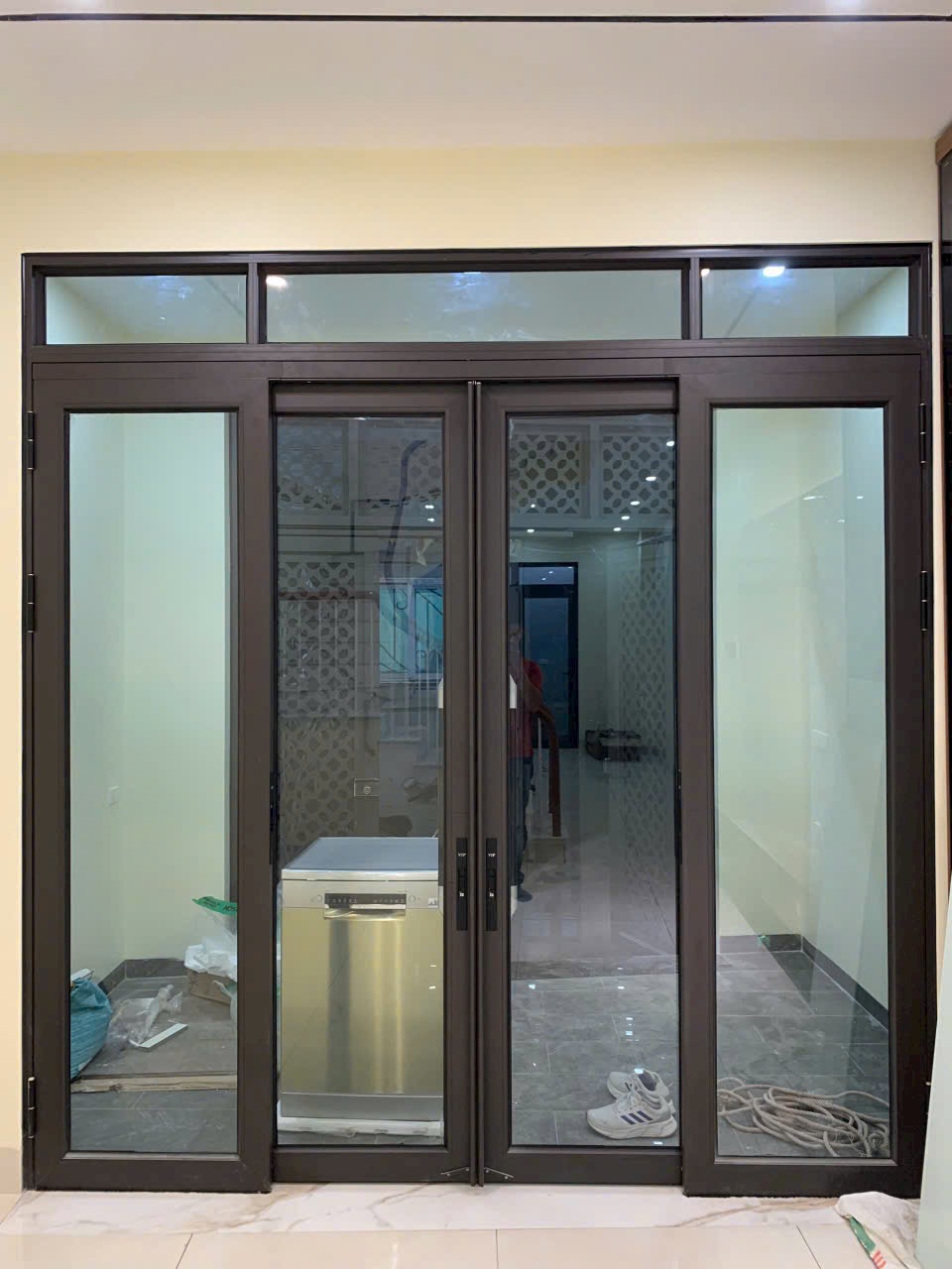 Báo Giá Cửa Trượt Quay Mới Nhất – Linh Hoạt Cho Công Trình 4 cua-nhom-truot-quay-4