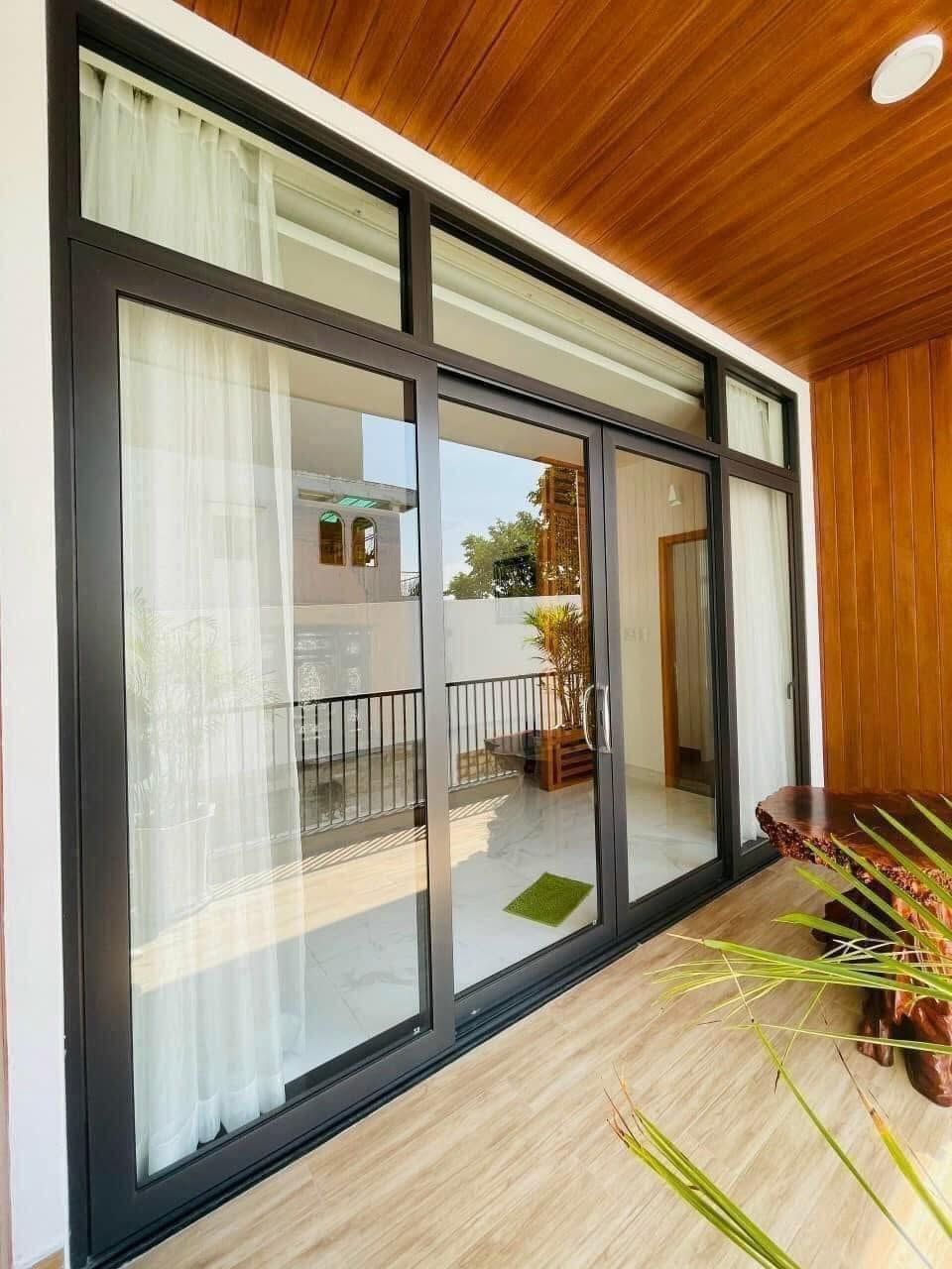 Báo Giá Cửa Trượt Quay Mới Nhất – Linh Hoạt Cho Công Trình 6 cua-nhom-truot-quay-6