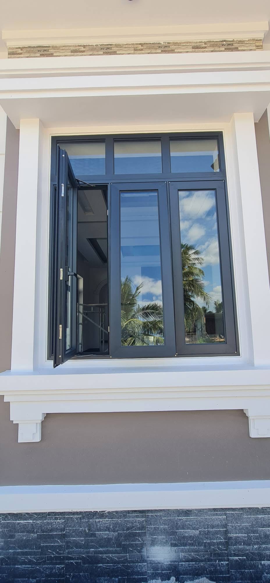 Báo Giá Thi Công Cửa Sổ Nhôm Kính Chống Ồn, Chống Tạt Nước - Rẻ Hơn 20% Tại Xưởng 1 Hệ thống cửa sổ nhôm kính mở hất và mở quay cách âm chống hắt nước cho biệt thự