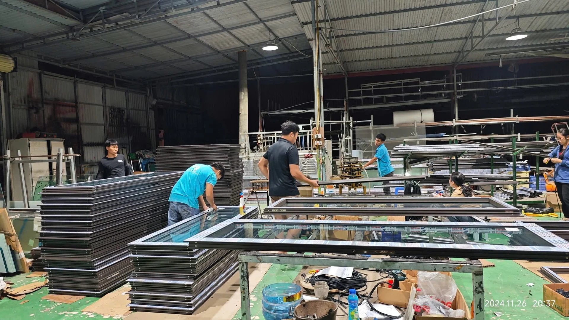 Báo Giá Cửa Lùa Nhôm Kính (Cửa Trượt) Cao Cấp - Tận Xưởng 8 Thợ kỹ thuật An Phát Windoor trực tiếp lắp ráp hoàn thiện cửa nhôm kính